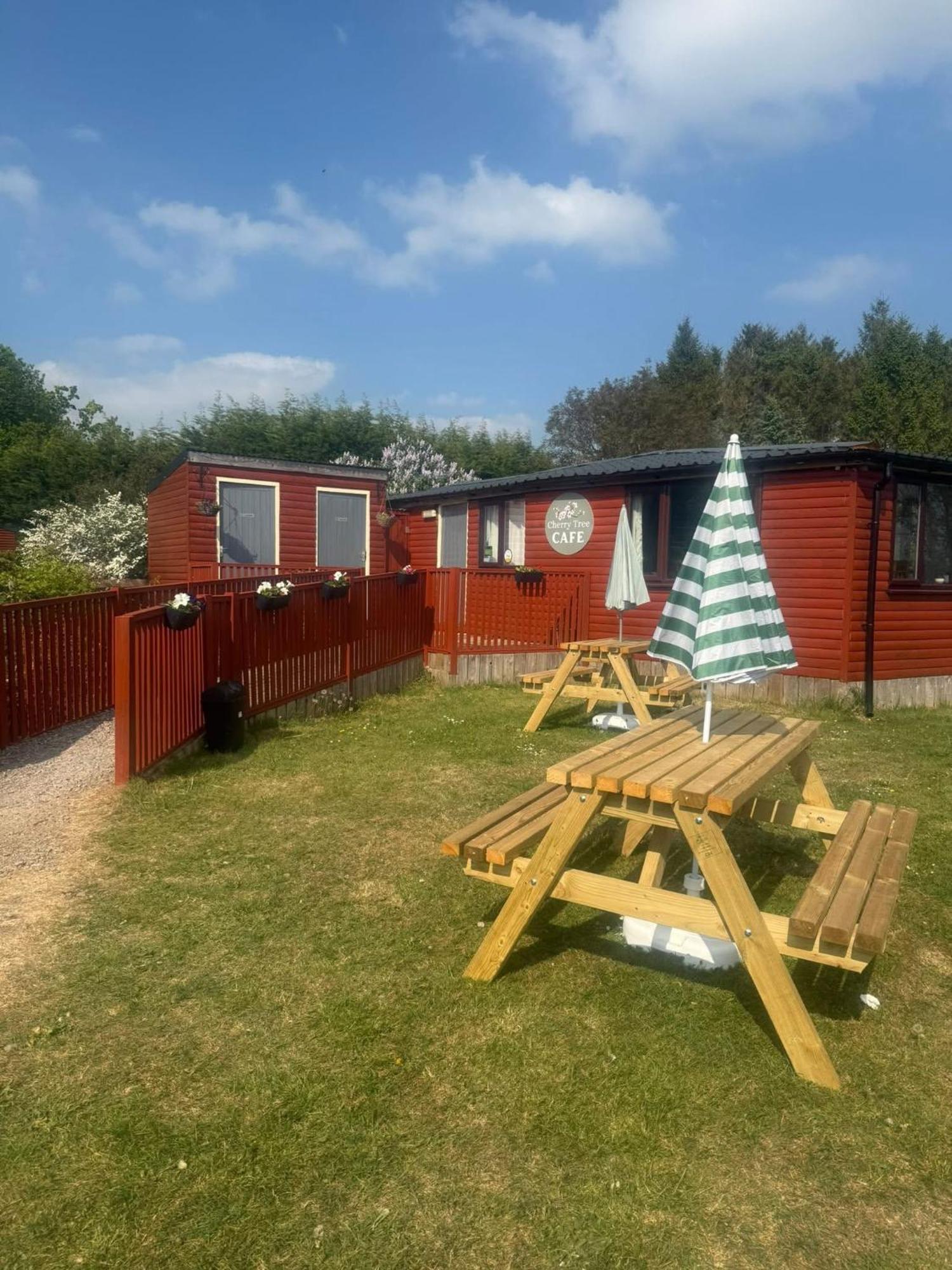 Lodge Cherry Tree Glamping Stroud (Gloucestershire)